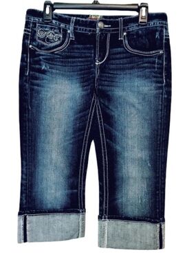 Maurices Womens Size 7/8 Dark Wash Bold Stitch Whiskered Cuffed Boho Jean Capris